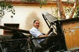 Peter Vacher discovers the abandoned Hurricane in India, 1982